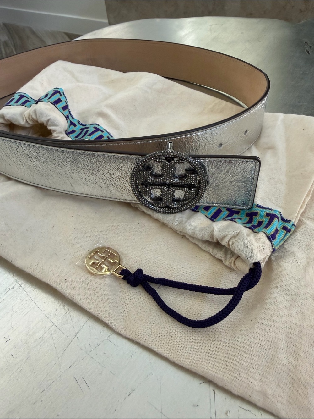 Tory Burch Silver Metallic Logo Belt 1 1/2 inch Size Smakl